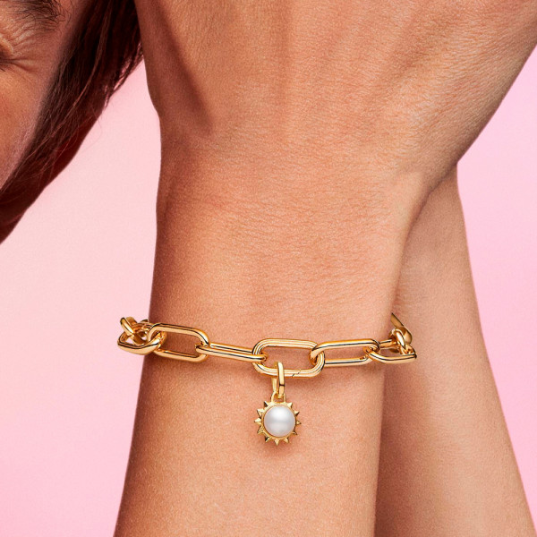 ciondolo-mini-con-perla-d-acqua-dolce-coltivata-a-forma-di-sole-763035c01