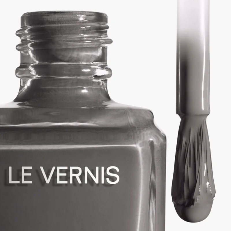 le-vernis-couleur-et-brillance-longue-duree