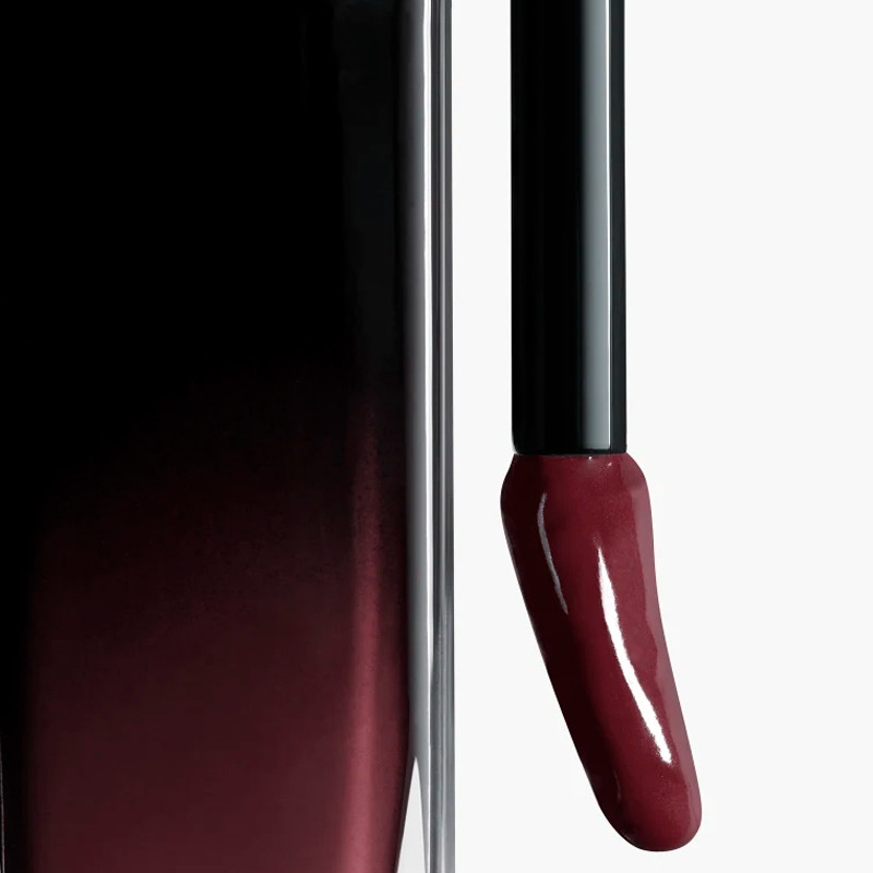 rouge-allure-laque-le-rouge-a-levres-liquide-brillant-longue-tenue