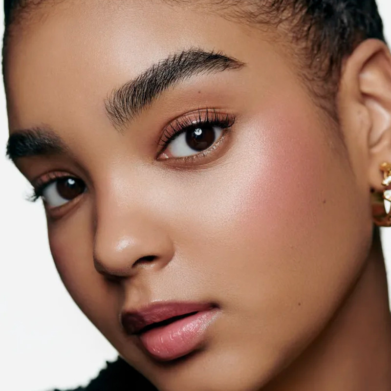 baume-essentiel-rouge-noir-baton-lumineux-multifonction