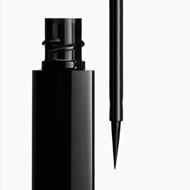 le-liner-de-chanel-eyeliner-liquido-de-alta-precision-larga-duracion-y-waterproof