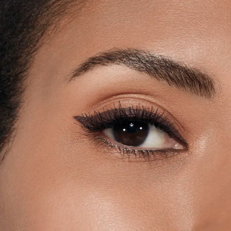 le-liner-de-chanel-eyeliner-liquido-ad-alta-precisione-lunga-durata-e-impermeabile