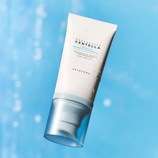 hyalu-cica-water-fit-sun-serum-uv-aterfuktande-serum-spf50-skydd