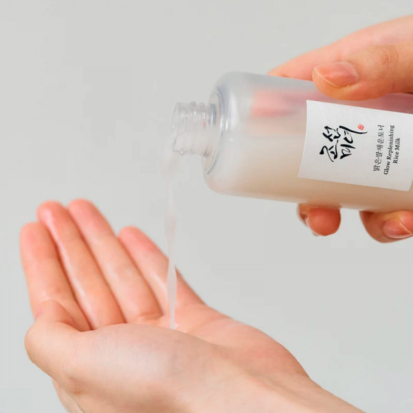 glow-replenishing-rismaelk-fugtgivende-ansigtsmaelk