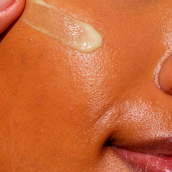 skin-renewing-retinol-serum-aterfuktande-serum-lugnande