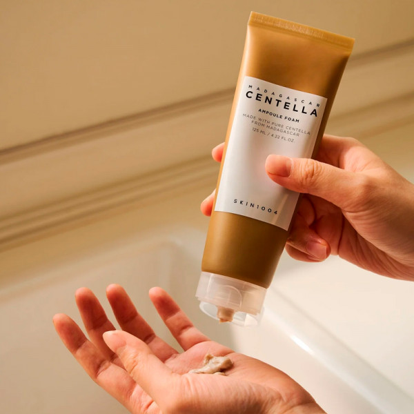 madagascar-centella-ampoule-foam-deep-cleansing-facial-gel