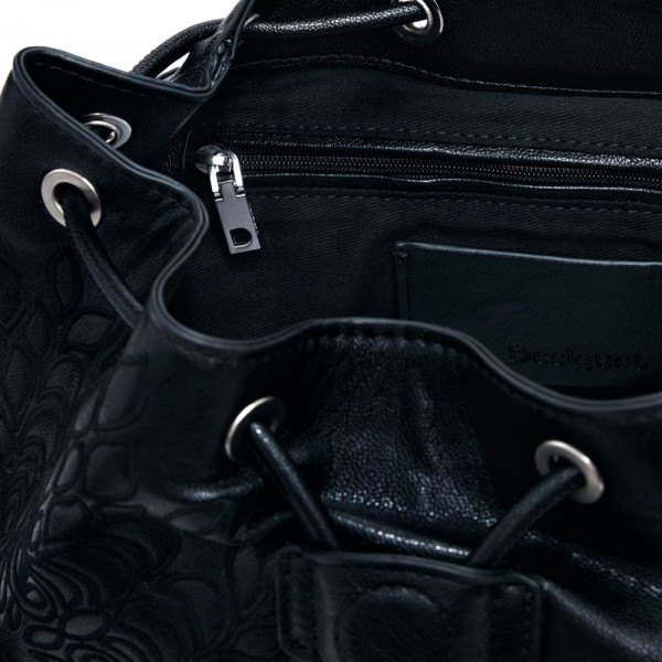 mochila-pequena-bordados