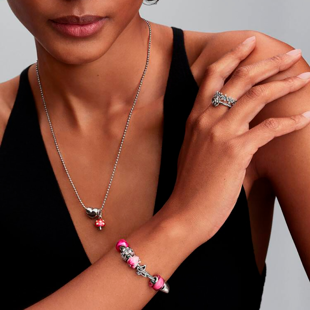 Pandora Charm colgante Seta que brilla en la oscuridad 794376C01