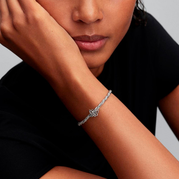 pingente-vazado-de-borboleta-794369c01