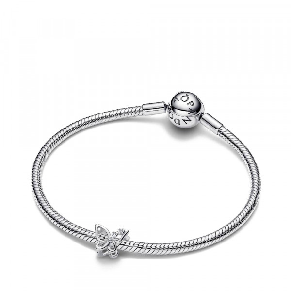 schmetterlings-anhanger-mit-durchbrochener-stickerei-794369c01