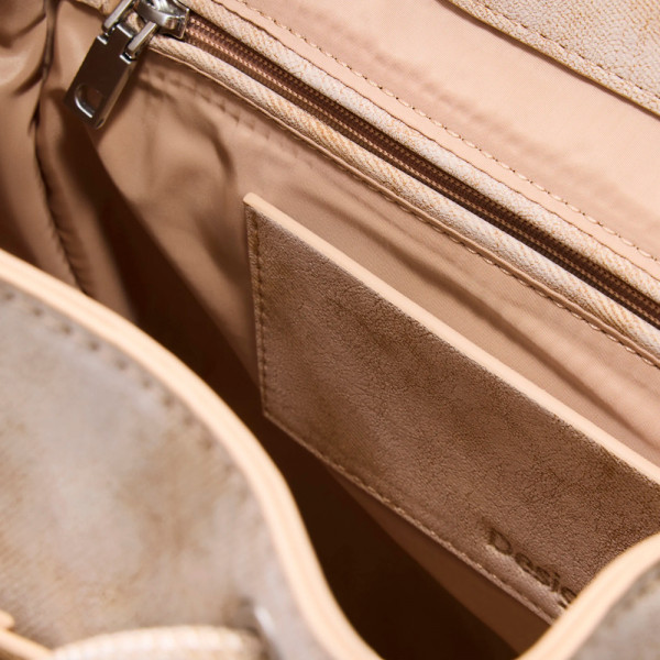 mochila-pequena-bordada