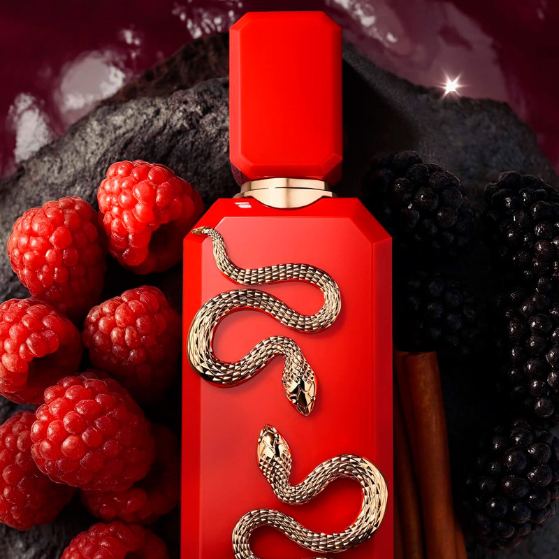 Veneno Scarlet - French Avenue - Sabina