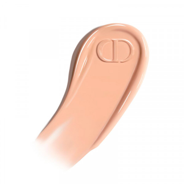 dior-forever-skin-glow-luminous-foundation-holder-i-24-timer-hydrering-i-48-timer-tredobbeltvirkende-behandling-spf-25