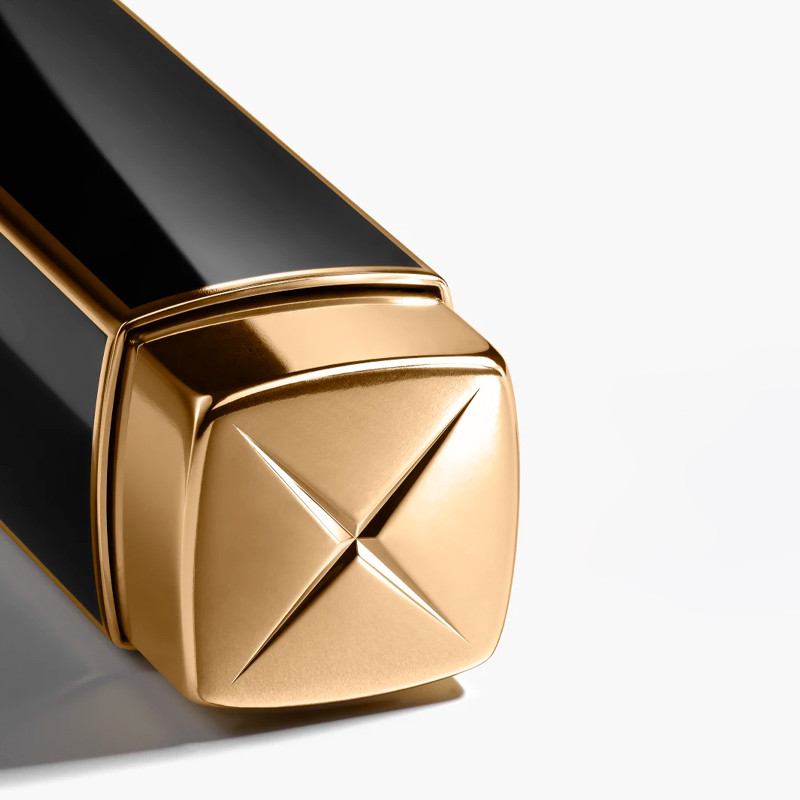 rouge-allure-velvet-limited-edition-the-luminous-velvet-lipstick