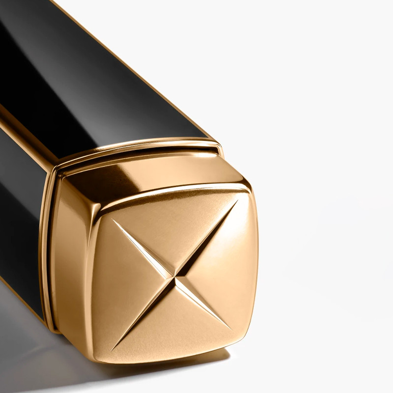 rouge-allure-velvet-limited-edition-the-luminous-velvet-lipstick