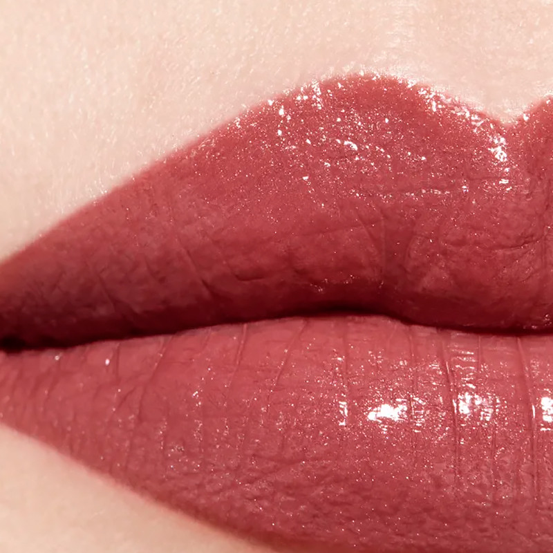 rouge-coco-long-lasting-satin-lipstick-moisturizing-and-smoothing-treatment