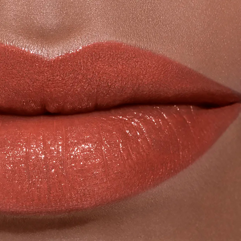 rouge-coco-long-lasting-satin-lipstick-moisturizing-and-smoothing-treatment