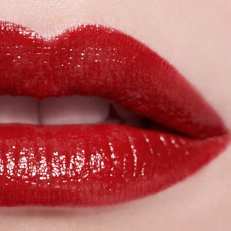 rouge-coco-long-lasting-satin-lipstick-moisturizing-and-smoothing-treatment