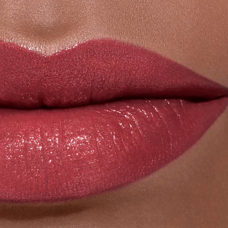 rouge-coco-long-lasting-satin-lipstick-moisturizing-and-smoothing-treatment