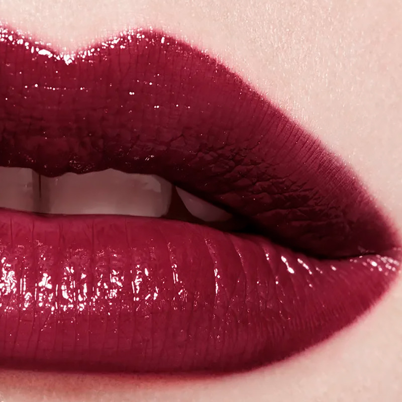 rouge-coco-long-lasting-satin-lipstick-moisturizing-and-smoothing-treatment