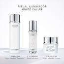 white-caviar-light-infusion-essence-aufhellende-und-feuchtigkeitsspendende-essenz