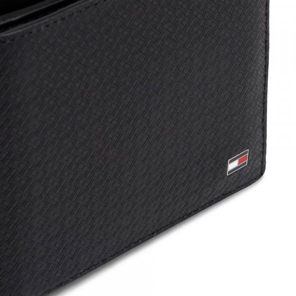 ledergeldborse-mit-gepragtem-logo