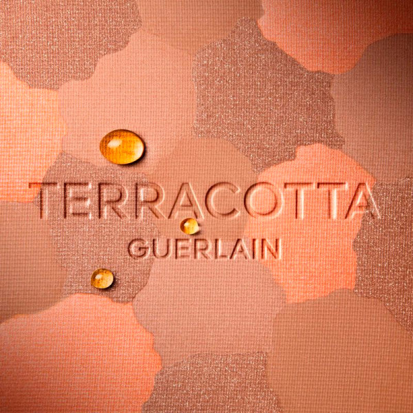 terracota-light-los-polvos-iluminadores-efecto-buena-cara-natural-96-de-ingredientes-de-origen-natural