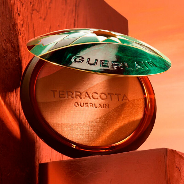 terracota-light-los-polvos-iluminadores-efecto-buena-cara-natural-96-de-ingredientes-de-origen-natural