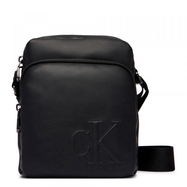 reporter-shoulder-bag-with-engraved-monogram