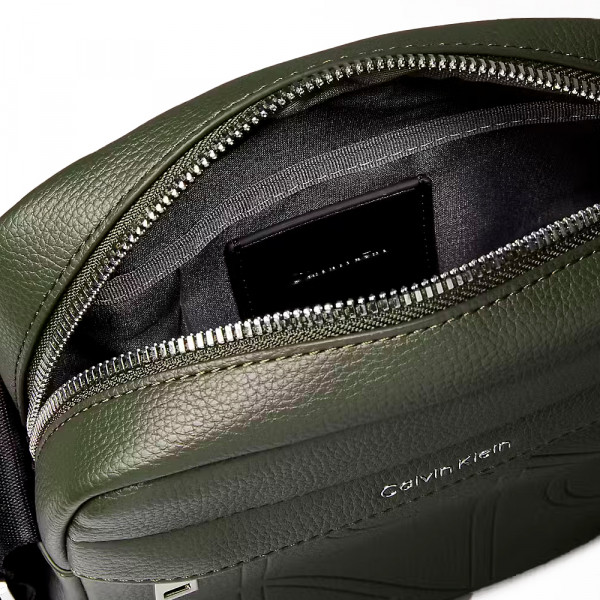 sac-a-bandouliere-de-reporter-emblematique