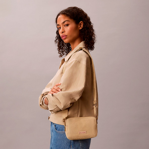 small-canvas-shoulder-bag