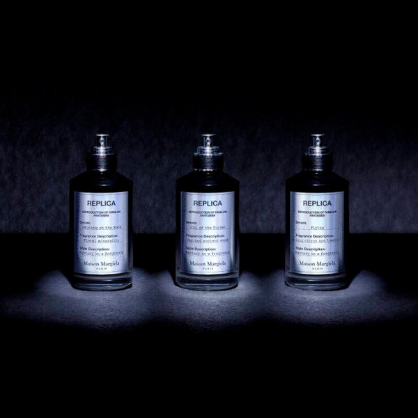 replica-dancing-on-the-moon