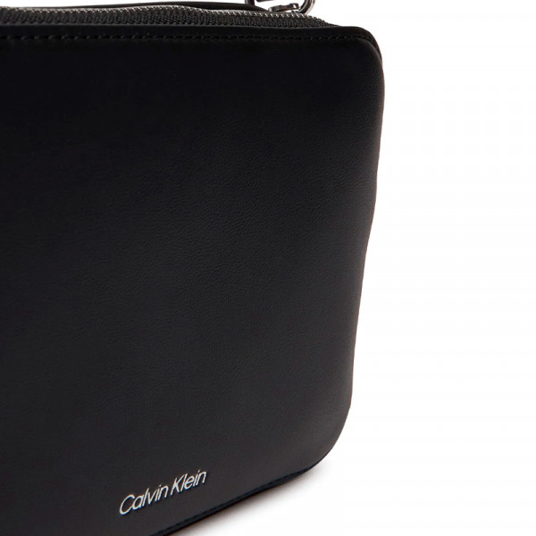 borsa-per-fotocamera-con-doppia-tracolla-in-cinghia