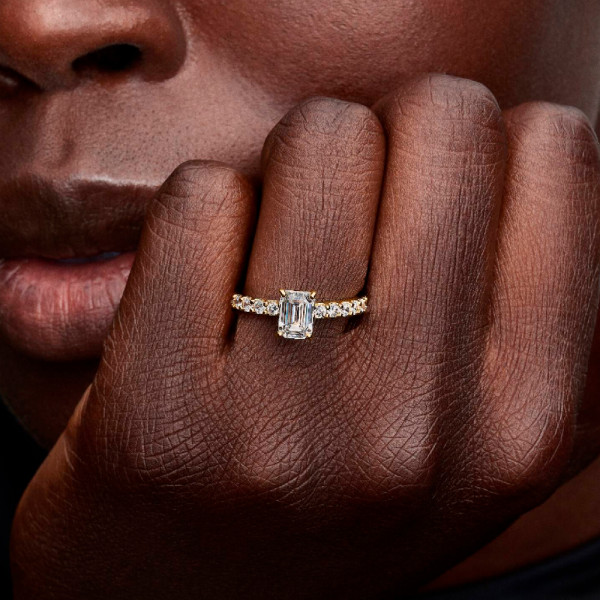 shiny-rectangular-halo-ring