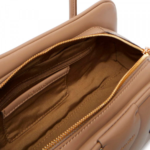 sac-bandouliere-a-logo-emblematique