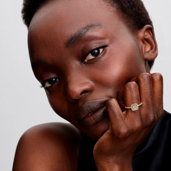 anello-quadrato-trasparente-lucido-con-alone-163555c01