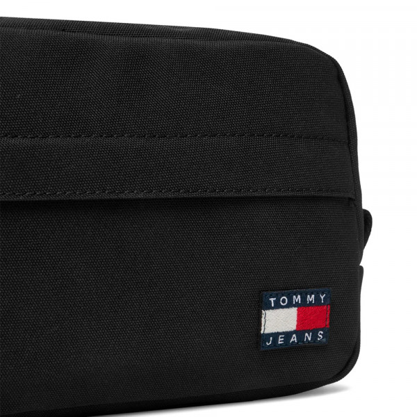 essential-daily-washbag