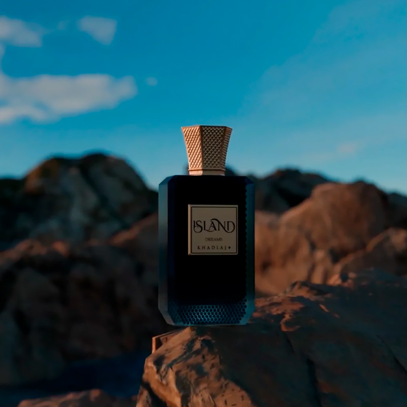 Khadlaj Island Dreams - Fruity, Floral, Woody, Musky - Extrait de Parfum Long-Lasting Fragrance for Unisex, 3.4 Ounce/100 ml – imagen 2