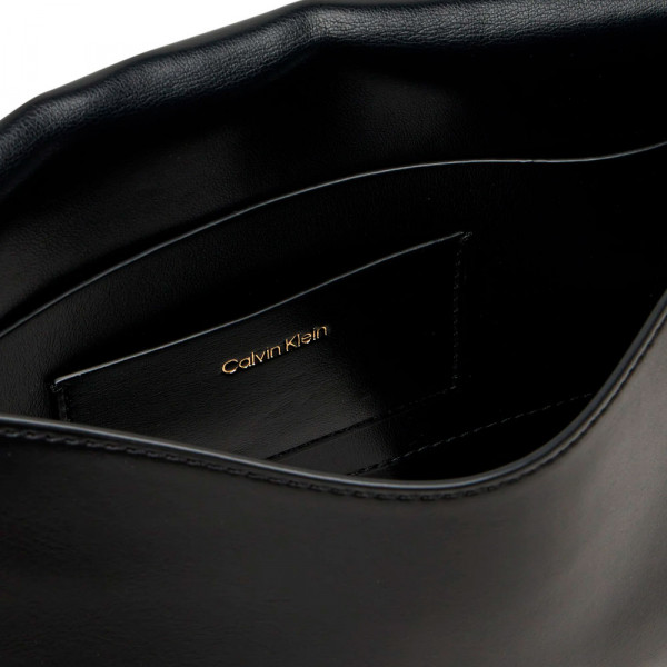 monogram-logo-hardware-chain-shoulder-bag