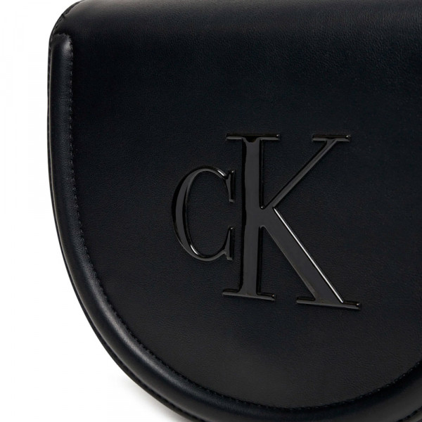 saddle-bag-with-engraved-monogram