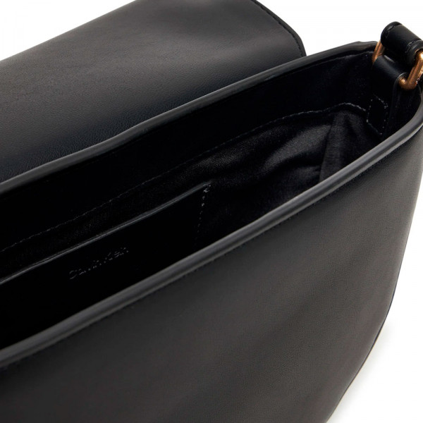 sacoche-de-selle-avec-monogramme-grave