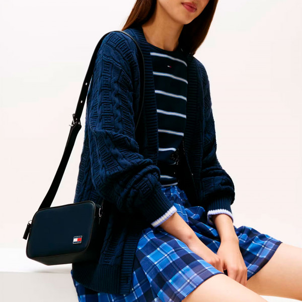 bolso-cartera-con-insignia-del-logo