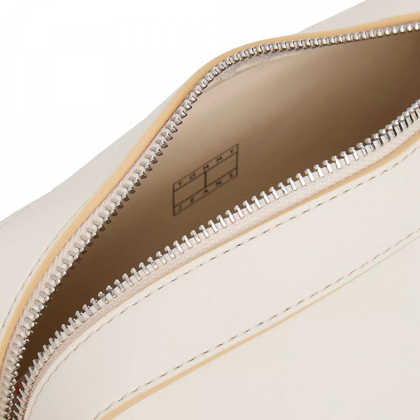 bolso-cartera-con-insignia-del-logo