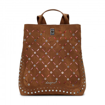 mochila-pequena-vazada-com-tachas