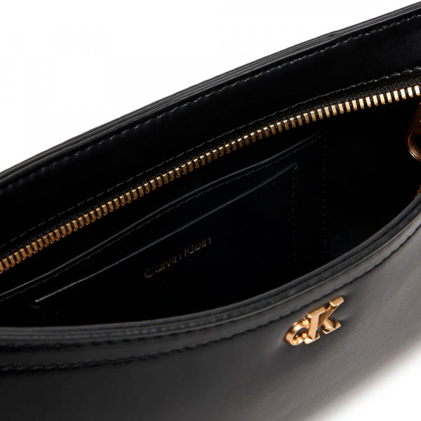 kleine-schultertasche-mit-monogramm-logo