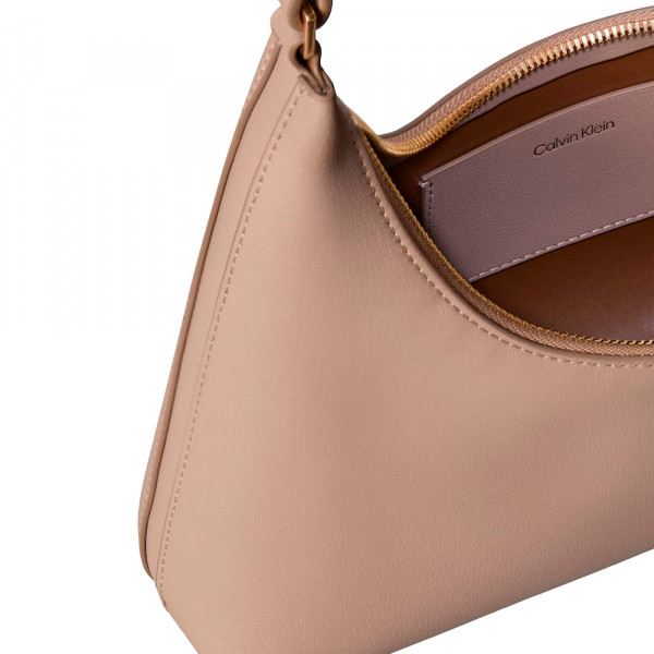 bolsa-de-ombro-com-logotipo-em-relevo