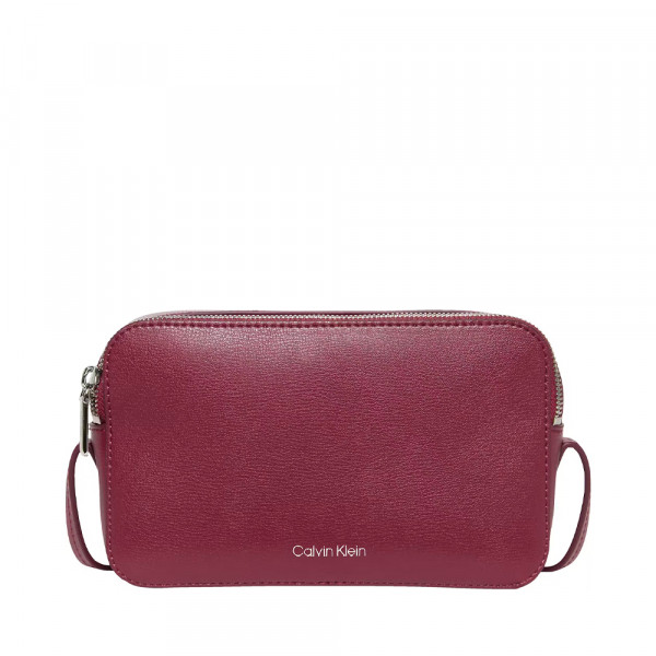 sac-bandouliere-avec-logo-en-metal