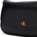 bolsa-para-camera-com-aba-e-monograma