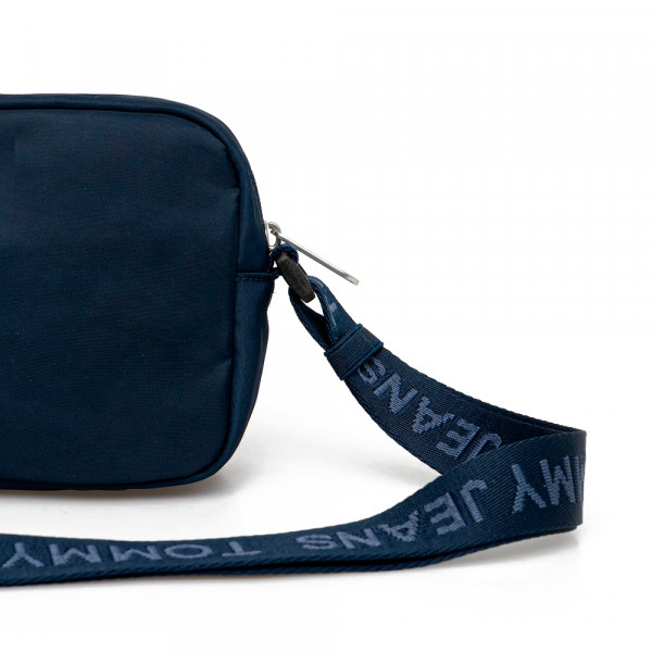 essential-daily-camera-bag