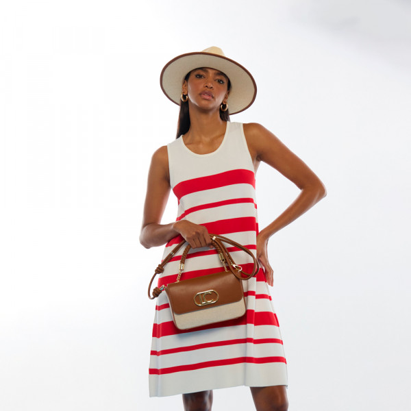 bolsa-de-ombro-com-aba-em-couro-sintetico-bicolor